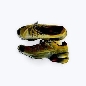 Salamon trail running. Like new olive green. No wear and tear. Sz 8.